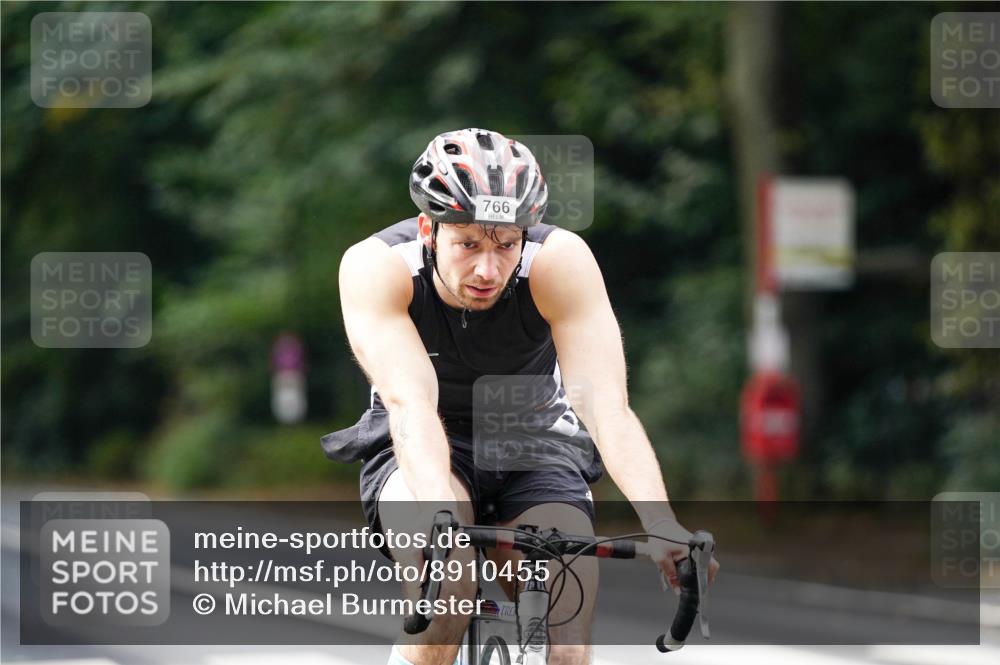 14.09.2025 - Stadtparktriathlon Michael Burmester http://msf.ph/oto/8910455 14.09.2025 10:38:49 Radfahren 581, 624, 687, 706, 766, 779 meine-sportfotos.de