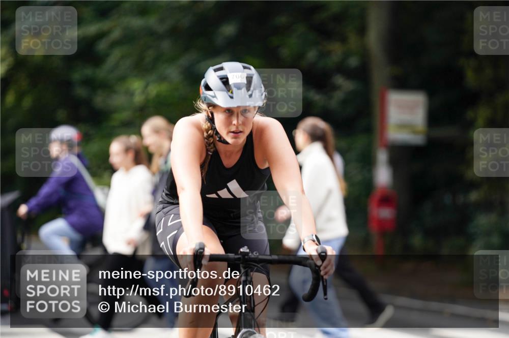 14.09.2025 - Stadtparktriathlon Michael Burmester http://msf.ph/oto/8910462 14.09.2025 10:38:57 Radfahren 581, 624, 706, 779 meine-sportfotos.de