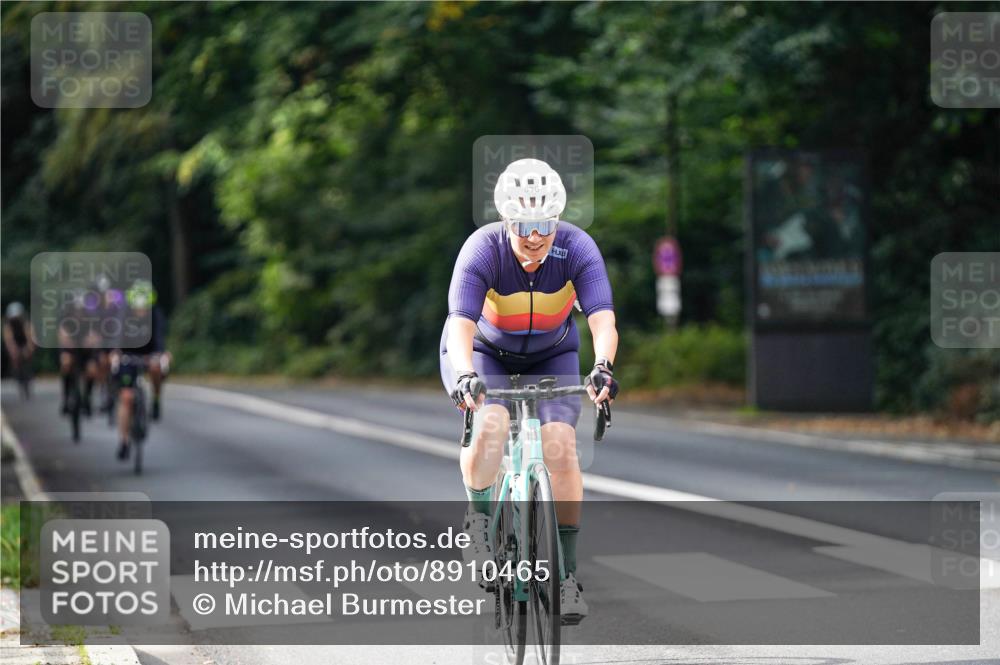 14.09.2025 - Stadtparktriathlon Michael Burmester http://msf.ph/oto/8910465 14.09.2025 10:39:06 Radfahren 636, 697, 732, 786 meine-sportfotos.de