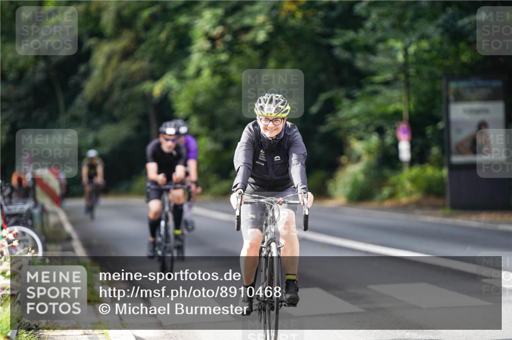 14.09.2025 - Stadtparktriathlon Michael Burmester http://msf.ph/oto/8910468 14.09.2025 10:39:10 Radfahren 636, 697, 732, 786, 801 meine-sportfotos.de