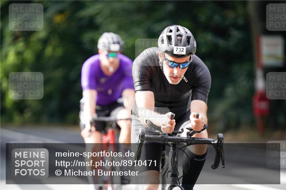 14.09.2025 - Stadtparktriathlon Michael Burmester http://msf.ph/oto/8910471 14.09.2025 10:39:13 Radfahren 636, 697, 732, 786, 801 meine-sportfotos.de