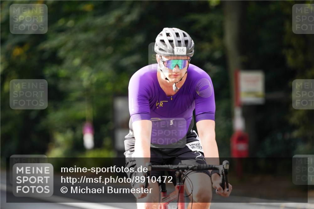 14.09.2025 - Stadtparktriathlon Michael Burmester http://msf.ph/oto/8910472 14.09.2025 10:39:13 Radfahren 636, 697, 732, 786, 801 meine-sportfotos.de
