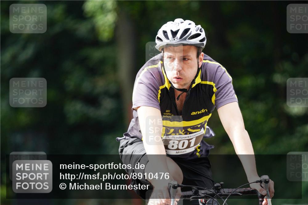 14.09.2025 - Stadtparktriathlon Michael Burmester http://msf.ph/oto/8910476 14.09.2025 10:39:19 Radfahren 515, 637, 758, 786, 801 meine-sportfotos.de
