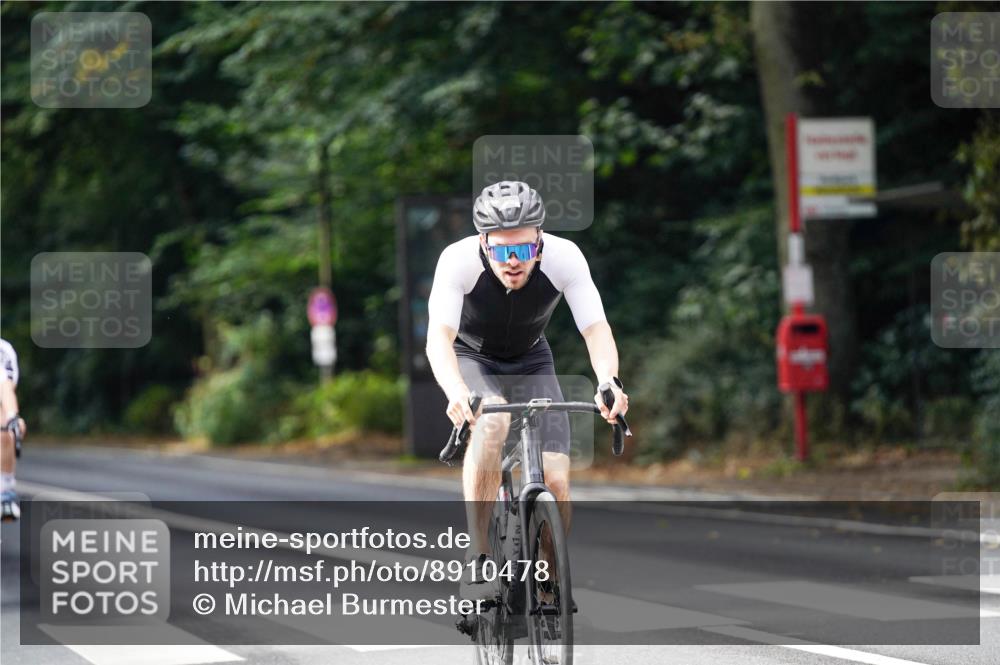14.09.2025 - Stadtparktriathlon Michael Burmester http://msf.ph/oto/8910478 14.09.2025 10:39:22 Radfahren 515, 637, 758, 801, 815 meine-sportfotos.de