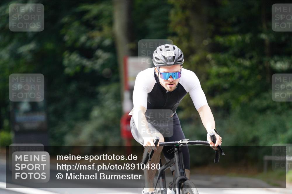 14.09.2025 - Stadtparktriathlon Michael Burmester http://msf.ph/oto/8910480 14.09.2025 10:39:22 Radfahren 515, 637, 758, 801, 815 meine-sportfotos.de