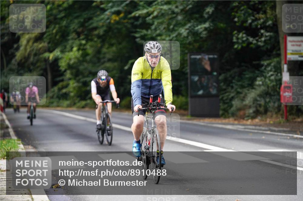 14.09.2025 - Stadtparktriathlon Michael Burmester http://msf.ph/oto/8910488 14.09.2025 10:39:52 Radfahren 736, 780, 790, 796 meine-sportfotos.de