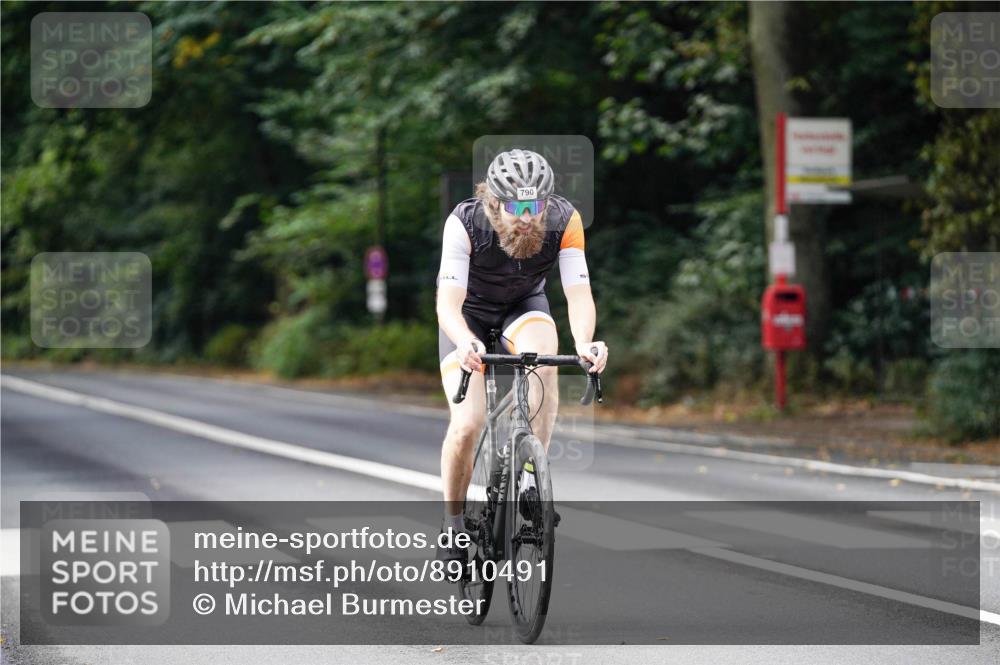 14.09.2025 - Stadtparktriathlon Michael Burmester http://msf.ph/oto/8910491 14.09.2025 10:39:53 Radfahren 736, 780, 790, 796 meine-sportfotos.de