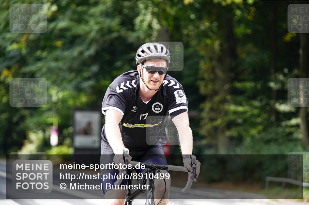 14.09.2025 - Stadtparktriathlon Michael Burmester http://msf.ph/oto/8910499 14.09.2025 10:40:06 Radfahren 647, 740, 776 meine-sportfotos.de