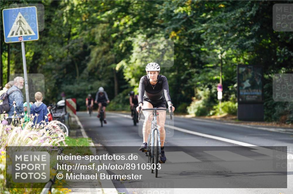 14.09.2025 - Stadtparktriathlon Michael Burmester http://msf.ph/oto/8910503 14.09.2025 10:40:15 Radfahren 626, 712, 714 meine-sportfotos.de