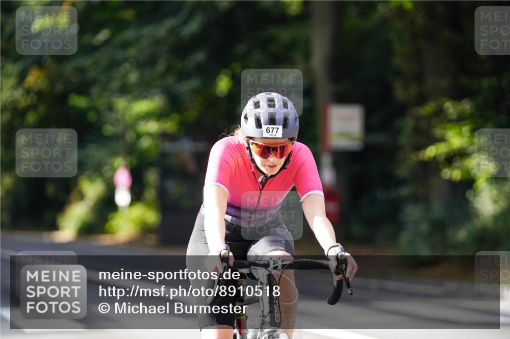 14.09.2025 - Stadtparktriathlon Michael Burmester http://msf.ph/oto/8910518 14.09.2025 10:44:30 Radfahren 633, 677, 720, 727, 752 meine-sportfotos.de