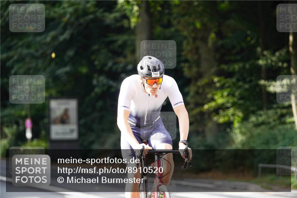 14.09.2025 - Stadtparktriathlon Michael Burmester http://msf.ph/oto/8910520 14.09.2025 10:44:46 Radfahren 631, 694, 743, 785, 813 meine-sportfotos.de
