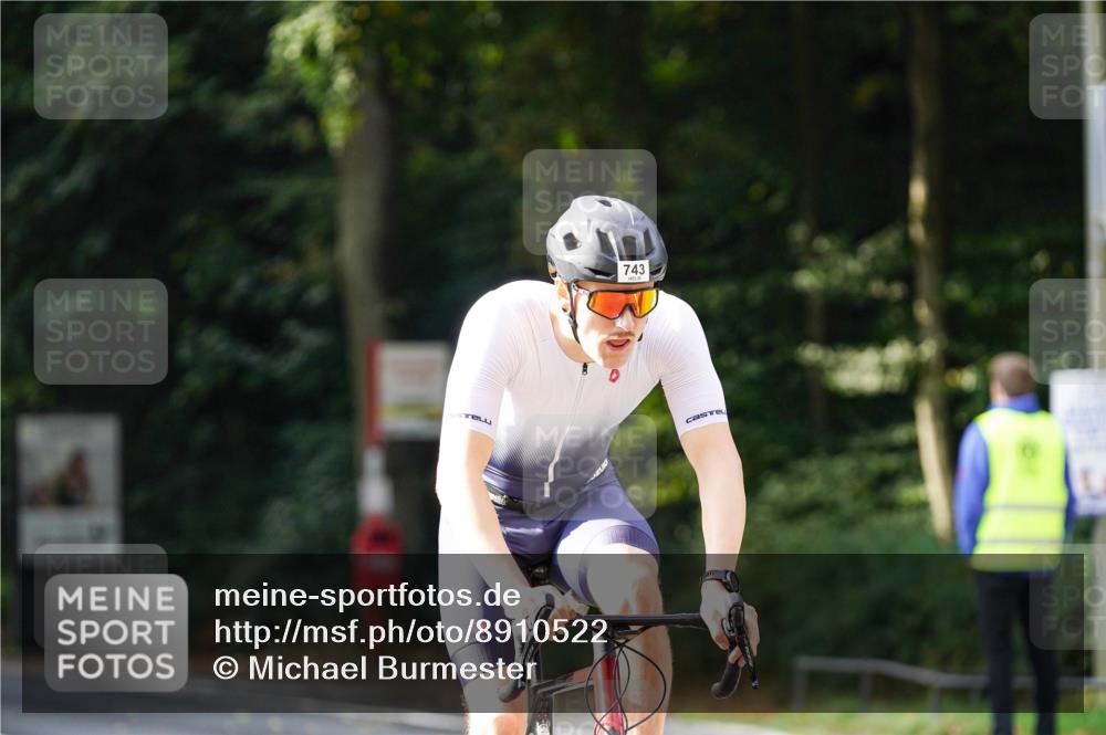 14.09.2025 - Stadtparktriathlon Michael Burmester http://msf.ph/oto/8910522 14.09.2025 10:44:46 Radfahren 631, 694, 743, 785, 813 meine-sportfotos.de