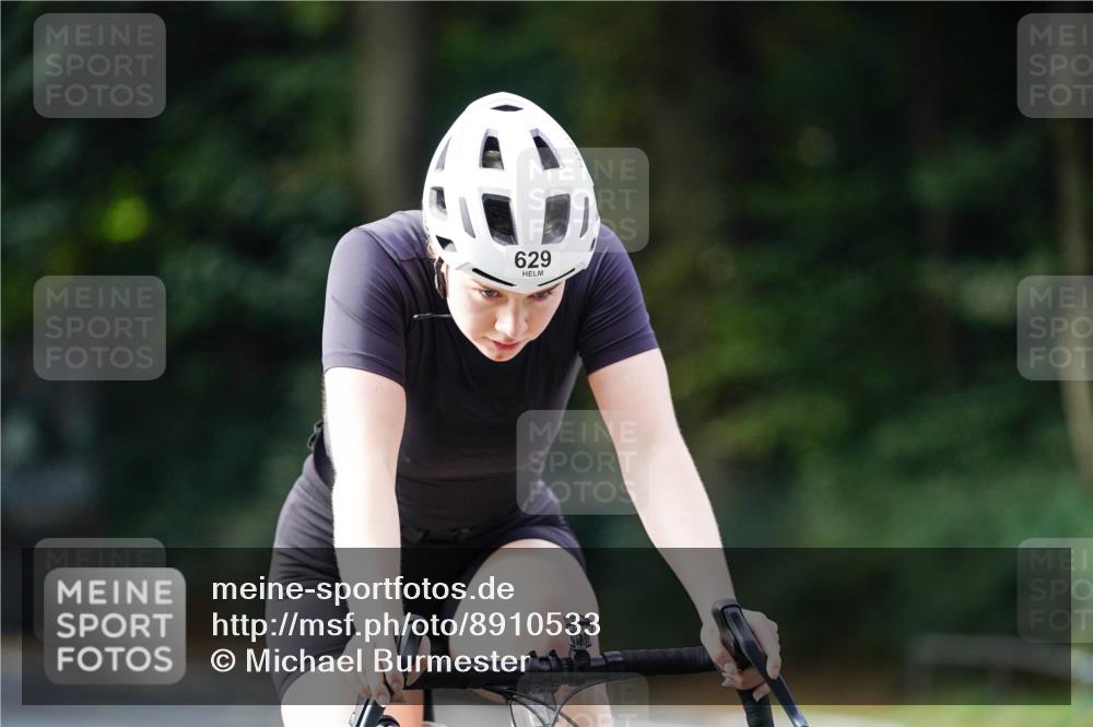 14.09.2025 - Stadtparktriathlon Michael Burmester http://msf.ph/oto/8910533 14.09.2025 10:45:08 Radfahren 629, 671, 691, 759, 799 meine-sportfotos.de