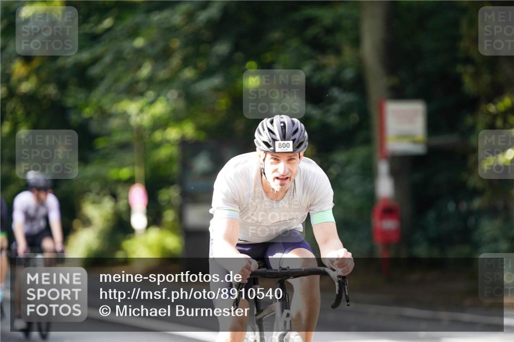 14.09.2025 - Stadtparktriathlon Michael Burmester http://msf.ph/oto/8910540 14.09.2025 10:45:19 Radfahren 642, 723, 730, 748, 800 meine-sportfotos.de