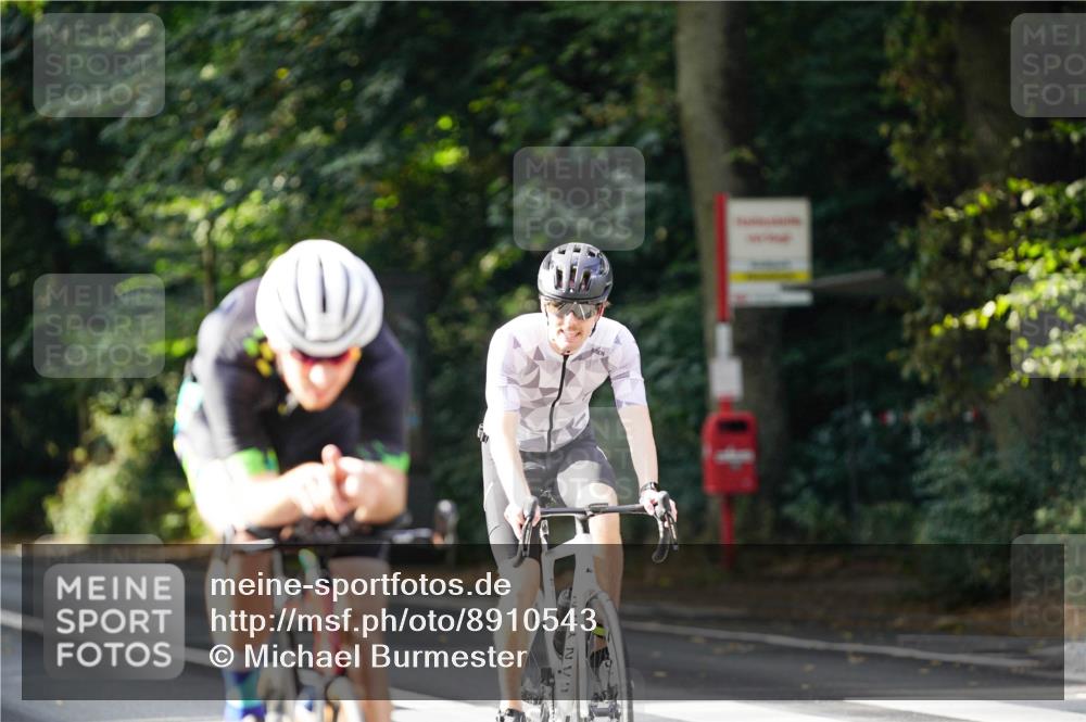 14.09.2025 - Stadtparktriathlon Michael Burmester http://msf.ph/oto/8910543 14.09.2025 10:45:20 Radfahren 642, 723, 730, 748, 800 meine-sportfotos.de
