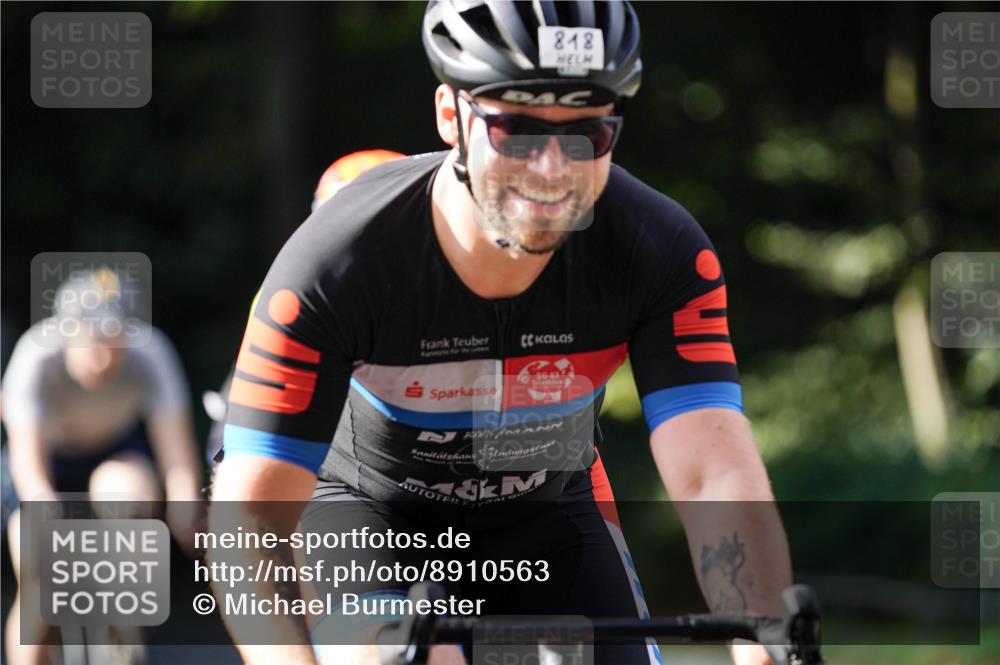 14.09.2025 - Stadtparktriathlon Michael Burmester http://msf.ph/oto/8910563 14.09.2025 10:48:04 Radfahren 647, 662, 665, 695, 728, 740, 749, 762, 765, 777, 818 meine-sportfotos.de