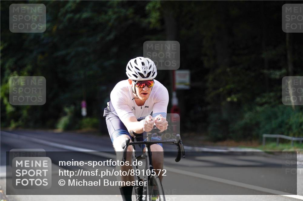 14.09.2025 - Stadtparktriathlon Michael Burmester http://msf.ph/oto/8910572 14.09.2025 10:48:10 Radfahren 647, 662, 665, 728, 740, 749, 765, 777, 792, 796 meine-sportfotos.de