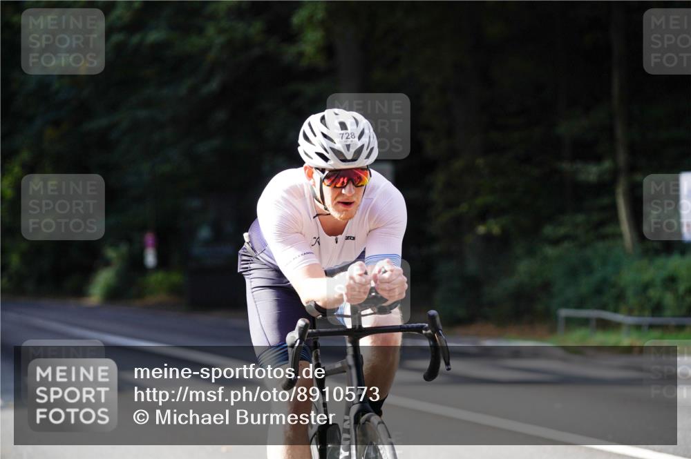 14.09.2025 - Stadtparktriathlon Michael Burmester http://msf.ph/oto/8910573 14.09.2025 10:48:10 Radfahren 647, 662, 665, 728, 740, 749, 765, 777, 792, 796 meine-sportfotos.de