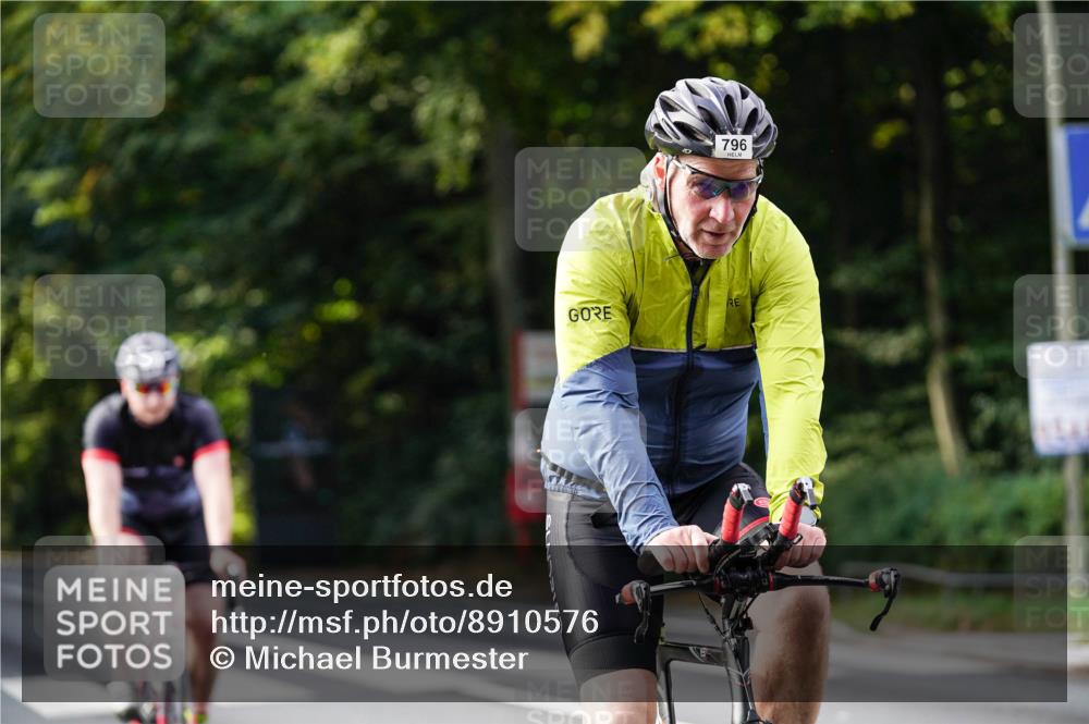14.09.2025 - Stadtparktriathlon Michael Burmester http://msf.ph/oto/8910576 14.09.2025 10:48:18 Radfahren 776, 792, 796, 803 meine-sportfotos.de