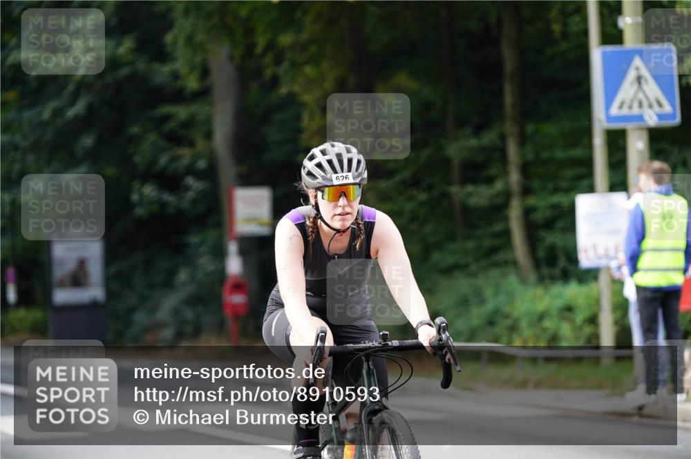 14.09.2025 - Stadtparktriathlon Michael Burmester http://msf.ph/oto/8910593 14.09.2025 10:48:55 Radfahren 626, 701, 746, 760, 771, 778, 802 meine-sportfotos.de