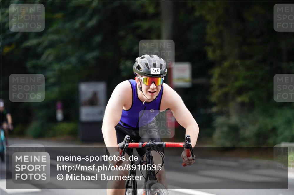 14.09.2025 - Stadtparktriathlon Michael Burmester http://msf.ph/oto/8910595 14.09.2025 10:48:57 Radfahren 558, 626, 746, 760, 771, 778, 802 meine-sportfotos.de