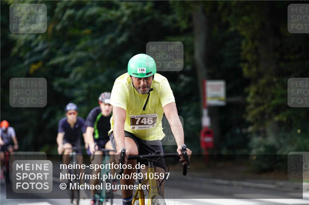 14.09.2025 - Stadtparktriathlon Michael Burmester http://msf.ph/oto/8910597 14.09.2025 10:49:00 Radfahren 558, 626, 746, 760, 770, 771, 778, 802 meine-sportfotos.de