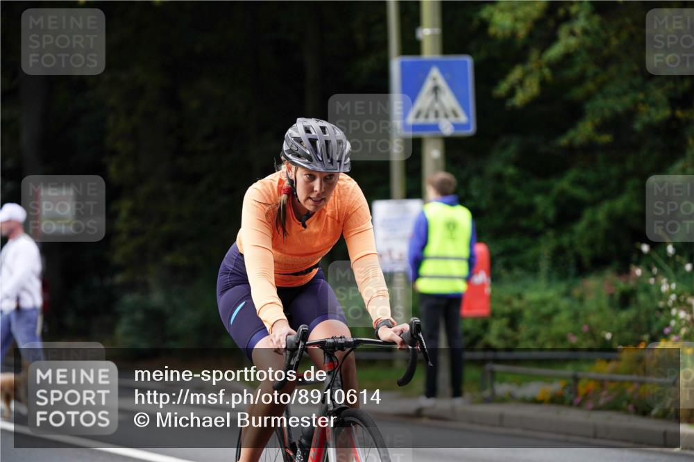 14.09.2025 - Stadtparktriathlon Michael Burmester http://msf.ph/oto/8910614 14.09.2025 10:49:18 Radfahren 637, 755, 774, 816 meine-sportfotos.de
