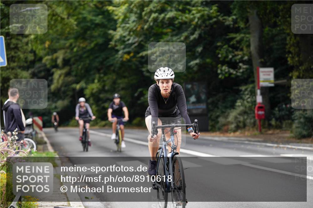 14.09.2025 - Stadtparktriathlon Michael Burmester http://msf.ph/oto/8910618 14.09.2025 10:49:34 Radfahren 712, 714, 791, 821 meine-sportfotos.de