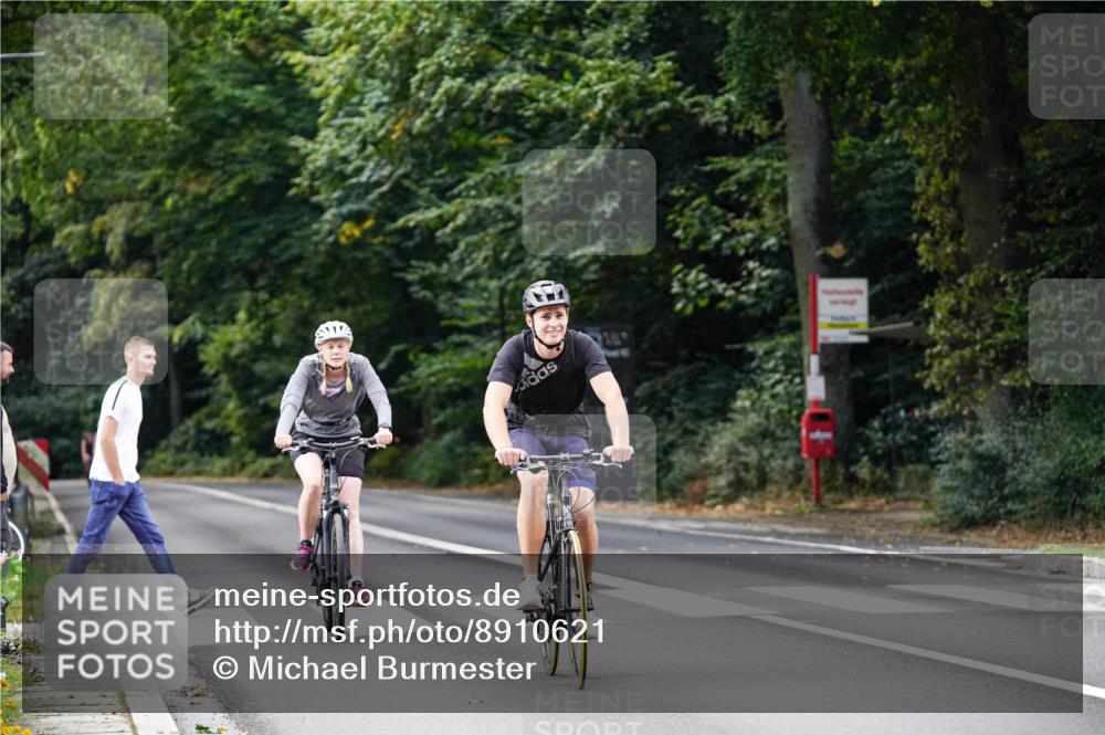 14.09.2025 - Stadtparktriathlon Michael Burmester http://msf.ph/oto/8910621 14.09.2025 10:49:37 Radfahren 712, 714, 791, 821 meine-sportfotos.de