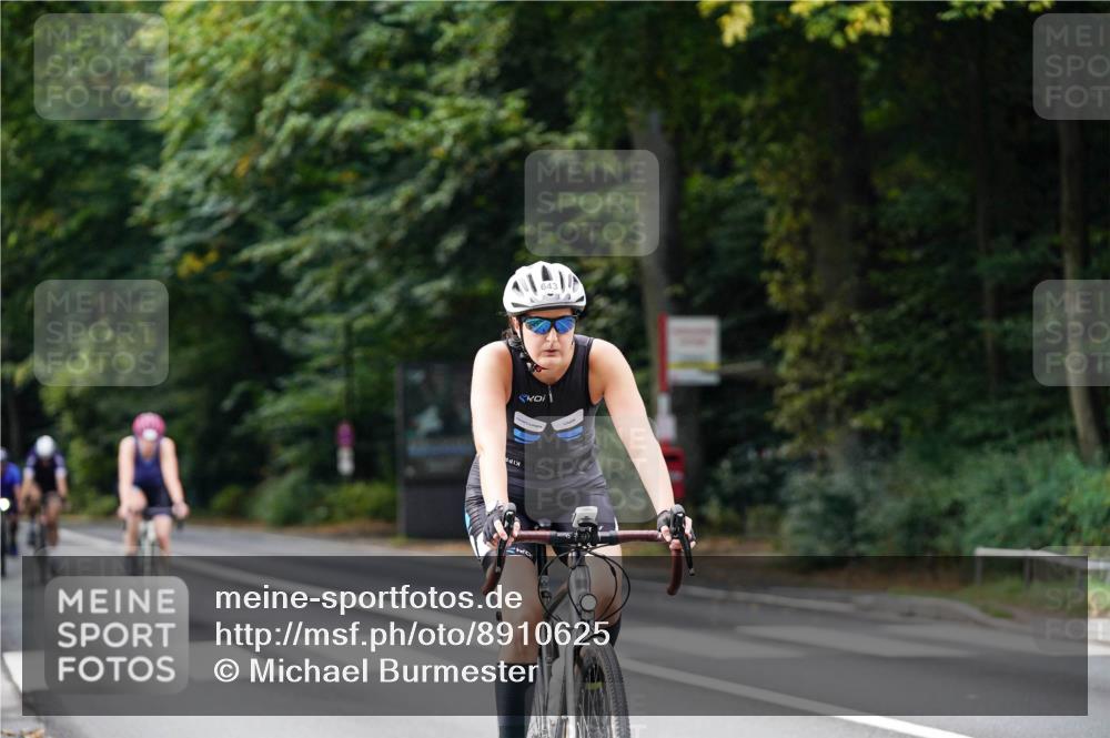 14.09.2025 - Stadtparktriathlon Michael Burmester http://msf.ph/oto/8910625 14.09.2025 10:49:46 Radfahren 638, 643, 744, 754 meine-sportfotos.de