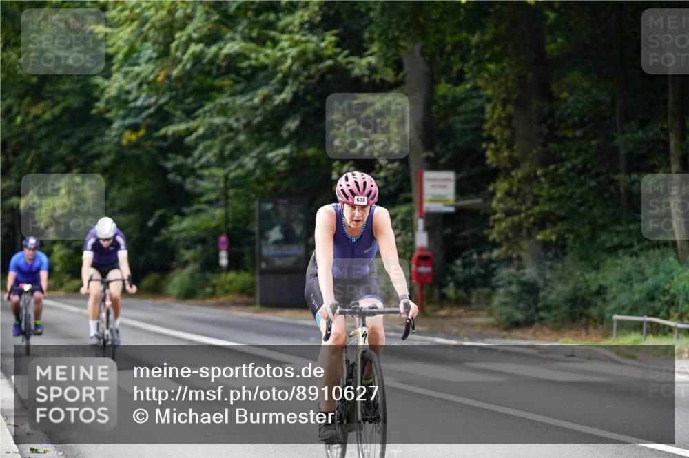 14.09.2025 - Stadtparktriathlon Michael Burmester http://msf.ph/oto/8910627 14.09.2025 10:49:48 Radfahren 638, 643, 744, 754 meine-sportfotos.de