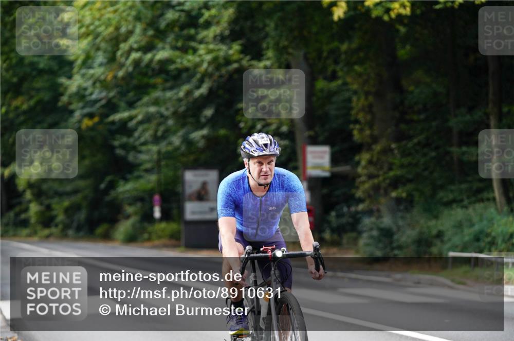 14.09.2025 - Stadtparktriathlon Michael Burmester http://msf.ph/oto/8910631 14.09.2025 10:49:51 Radfahren 638, 643, 744, 754, 767 meine-sportfotos.de