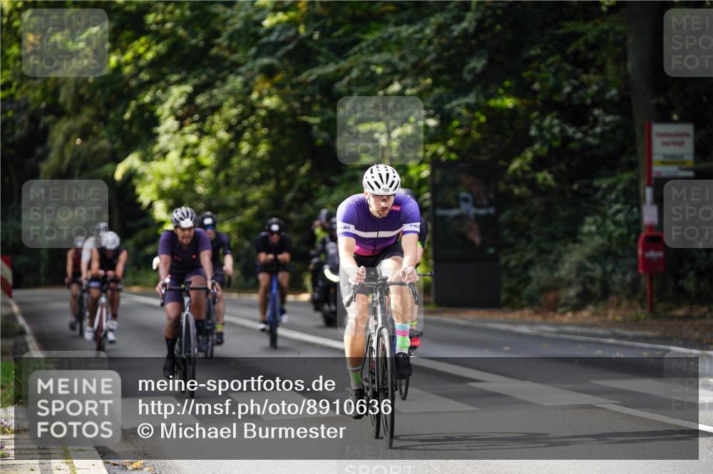 14.09.2025 - Stadtparktriathlon Michael Burmester http://msf.ph/oto/8910636 14.09.2025 10:50:08 Radfahren 681, 692, 764, 783, 788, 798, 811, 817, 820 meine-sportfotos.de