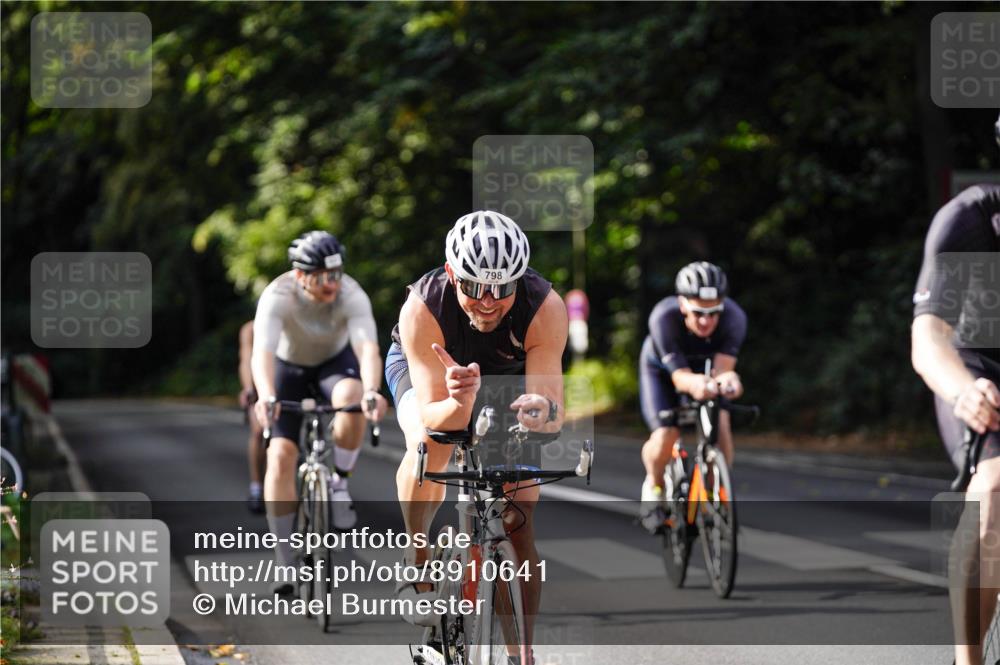 14.09.2025 - Stadtparktriathlon Michael Burmester http://msf.ph/oto/8910641 14.09.2025 10:50:11 Radfahren 681, 692, 764, 783, 788, 798, 811, 817, 820 meine-sportfotos.de