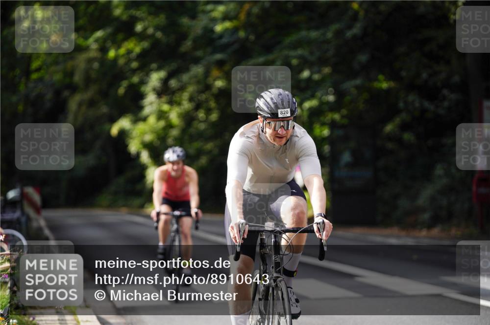 14.09.2025 - Stadtparktriathlon Michael Burmester http://msf.ph/oto/8910643 14.09.2025 10:50:12 Radfahren 681, 692, 764, 783, 788, 798, 811, 817, 820 meine-sportfotos.de