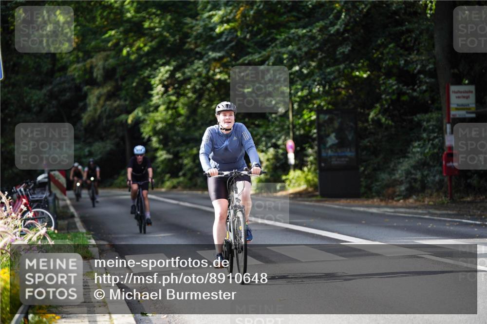 14.09.2025 - Stadtparktriathlon Michael Burmester http://msf.ph/oto/8910648 14.09.2025 10:50:29 Radfahren 683, 698, 710, 763 meine-sportfotos.de