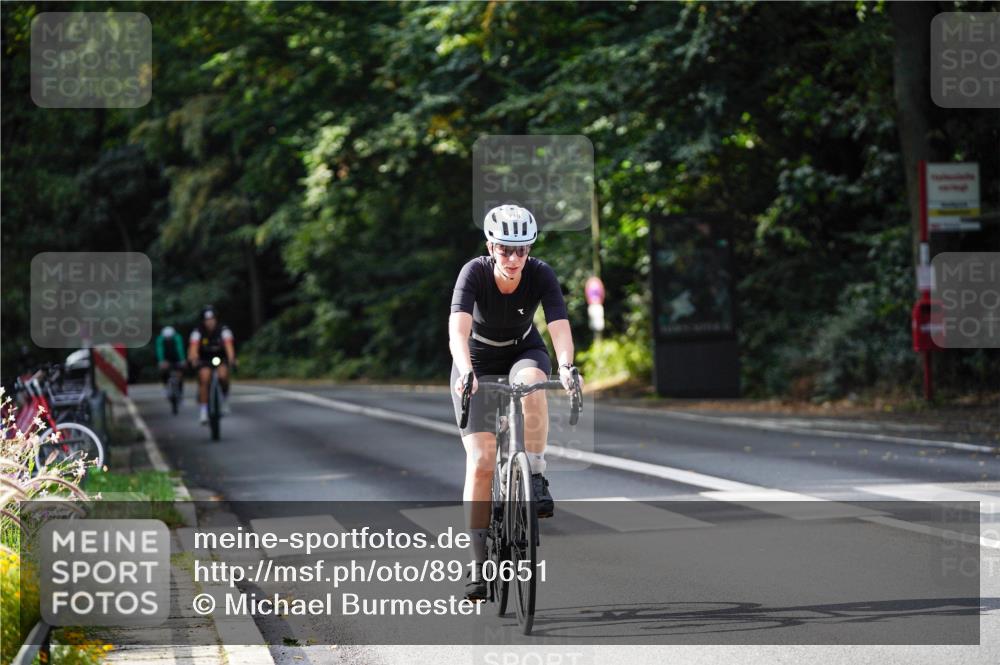 14.09.2025 - Stadtparktriathlon Michael Burmester http://msf.ph/oto/8910651 14.09.2025 10:50:31 Radfahren 676, 683, 698, 710, 739, 763 meine-sportfotos.de