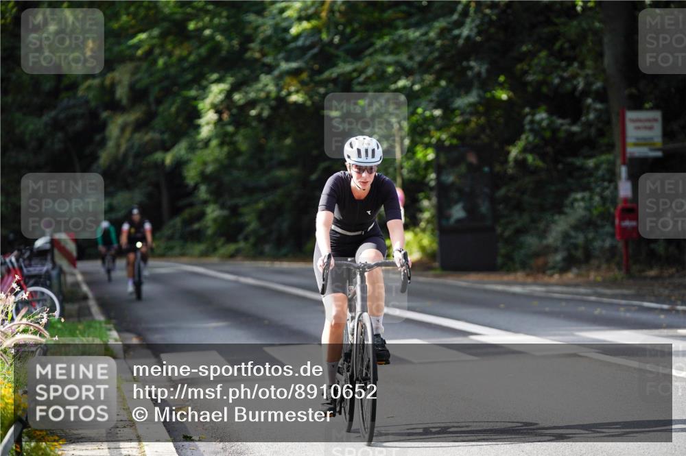 14.09.2025 - Stadtparktriathlon Michael Burmester http://msf.ph/oto/8910652 14.09.2025 10:50:31 Radfahren 676, 683, 698, 710, 739, 763 meine-sportfotos.de