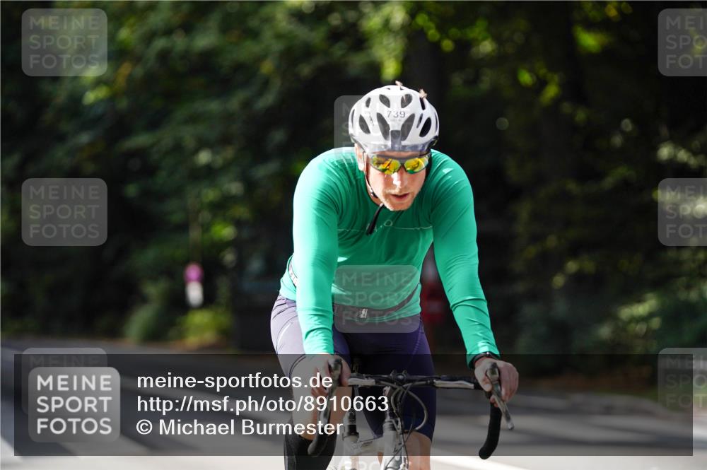 14.09.2025 - Stadtparktriathlon Michael Burmester http://msf.ph/oto/8910663 14.09.2025 10:50:40 Radfahren 676, 683, 739, 753, 782 meine-sportfotos.de