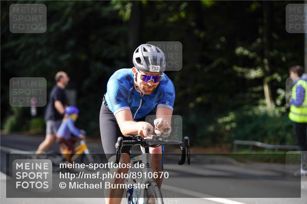 14.09.2025 - Stadtparktriathlon Michael Burmester http://msf.ph/oto/8910670 14.09.2025 10:50:46 Radfahren 659, 737, 753, 782 meine-sportfotos.de