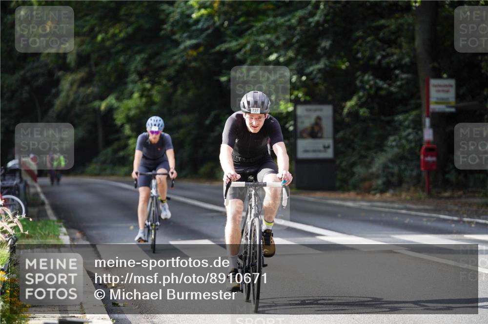 14.09.2025 - Stadtparktriathlon Michael Burmester http://msf.ph/oto/8910671 14.09.2025 10:50:50 Radfahren 659, 737, 753 meine-sportfotos.de