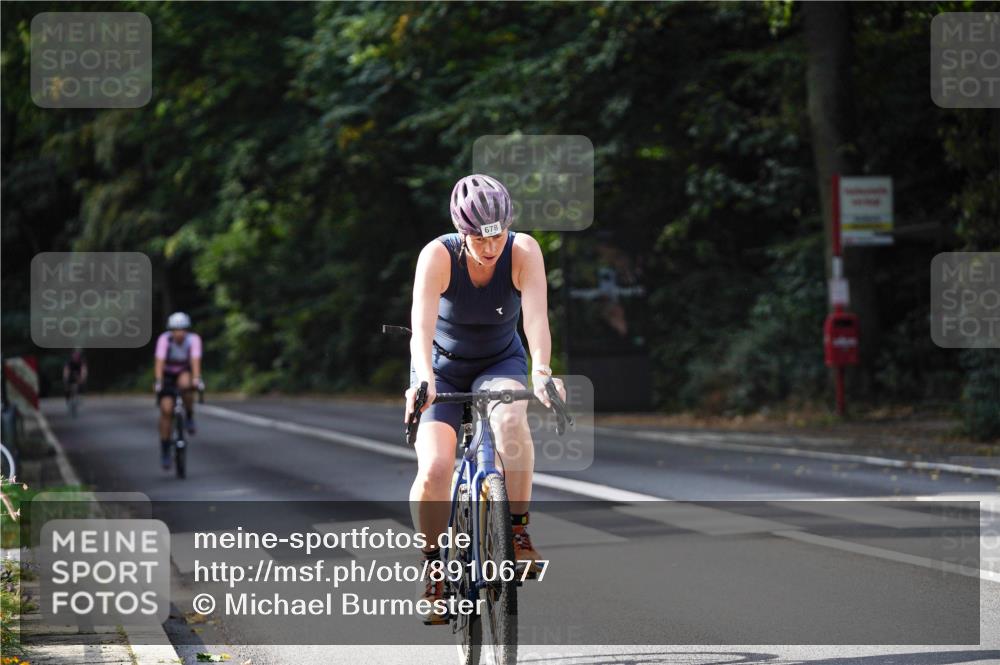 14.09.2025 - Stadtparktriathlon Michael Burmester http://msf.ph/oto/8910677 14.09.2025 10:51:01 Radfahren 621, 654, 678 meine-sportfotos.de