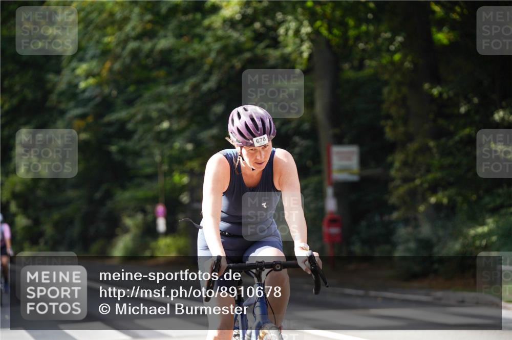 14.09.2025 - Stadtparktriathlon Michael Burmester http://msf.ph/oto/8910678 14.09.2025 10:51:02 Radfahren 621, 654, 678 meine-sportfotos.de