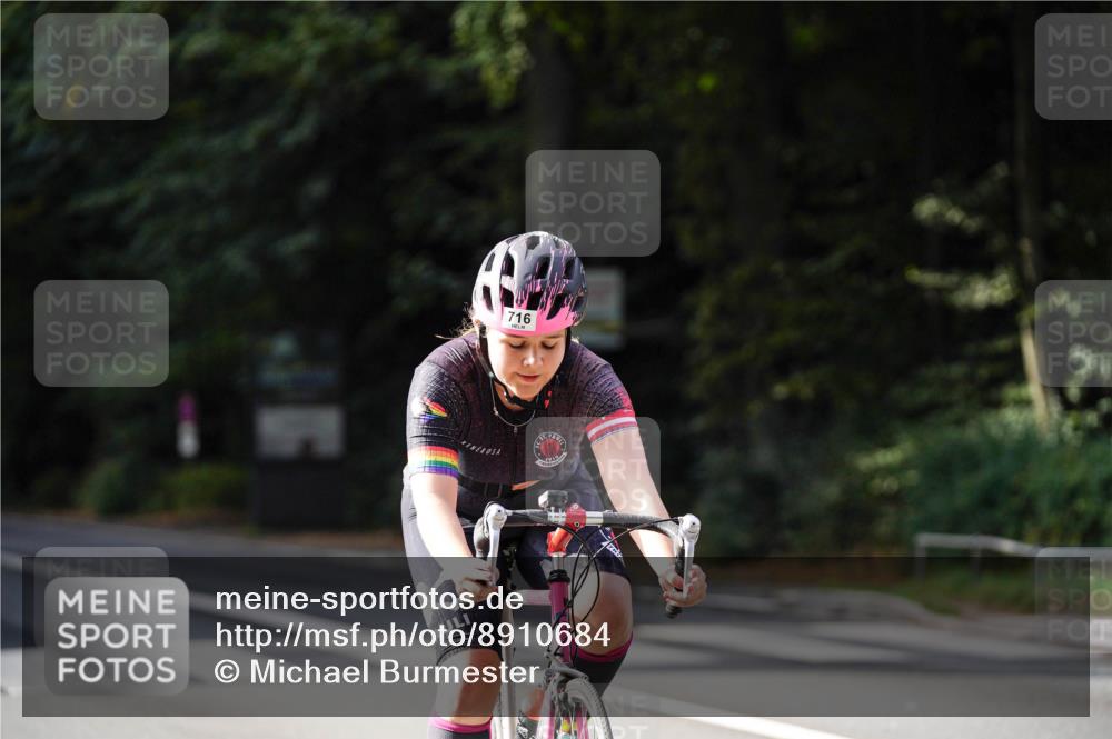 14.09.2025 - Stadtparktriathlon Michael Burmester http://msf.ph/oto/8910684 14.09.2025 10:51:13 Radfahren 716 meine-sportfotos.de