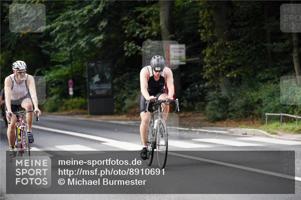14.09.2025 - Stadtparktriathlon Michael Burmester http://msf.ph/oto/8910691 14.09.2025 10:51:49 Radfahren 651, 693, 724, 727, 743, 750, 775, 804 meine-sportfotos.de