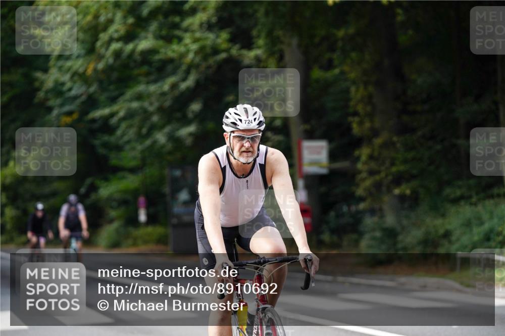 14.09.2025 - Stadtparktriathlon Michael Burmester http://msf.ph/oto/8910692 14.09.2025 10:51:50 Radfahren 651, 693, 724, 727, 743, 750, 752, 775, 804 meine-sportfotos.de
