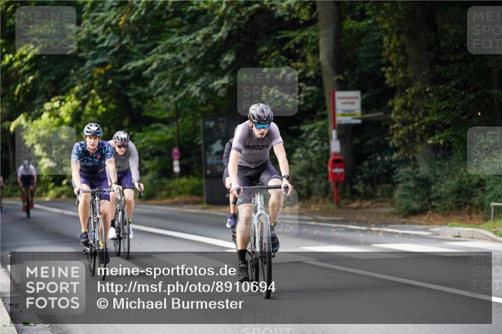 14.09.2025 - Stadtparktriathlon Michael Burmester http://msf.ph/oto/8910694 14.09.2025 10:51:53 Radfahren 651, 693, 724, 727, 743, 750, 752, 775, 804 meine-sportfotos.de