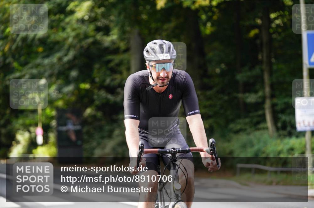 14.09.2025 - Stadtparktriathlon Michael Burmester http://msf.ph/oto/8910706 14.09.2025 10:51:59 Radfahren 651, 693, 727, 743, 752, 775, 804 meine-sportfotos.de