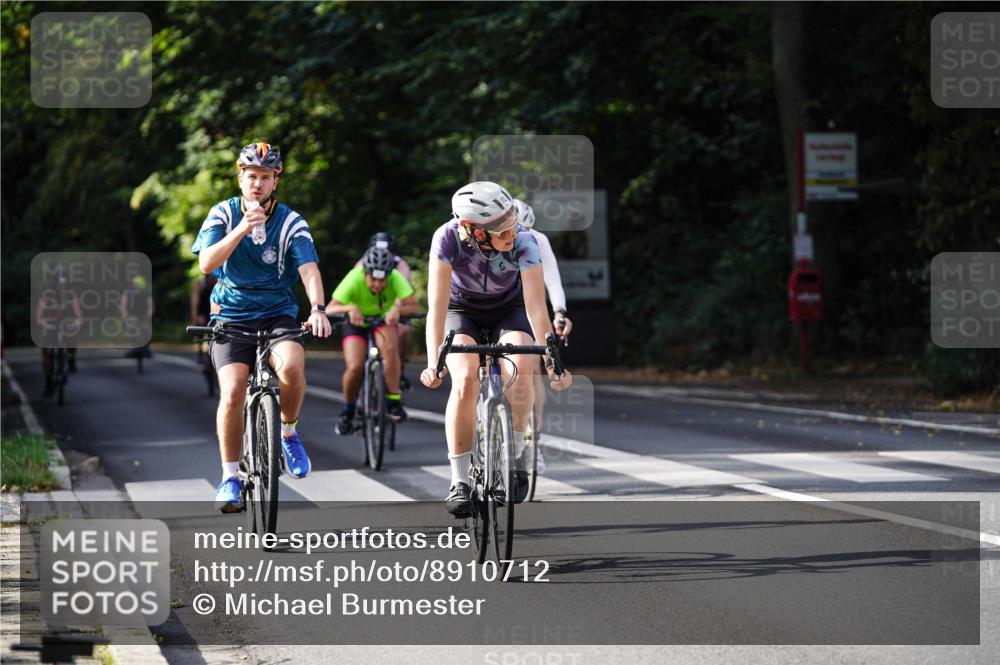 14.09.2025 - Stadtparktriathlon Michael Burmester http://msf.ph/oto/8910712 14.09.2025 10:52:11 Radfahren 661, 720, 759, 772, 785, 797, 799, 806, 813 meine-sportfotos.de