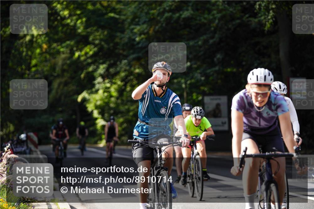 14.09.2025 - Stadtparktriathlon Michael Burmester http://msf.ph/oto/8910714 14.09.2025 10:52:12 Radfahren 661, 720, 759, 772, 785, 797, 799, 805, 806, 813 meine-sportfotos.de